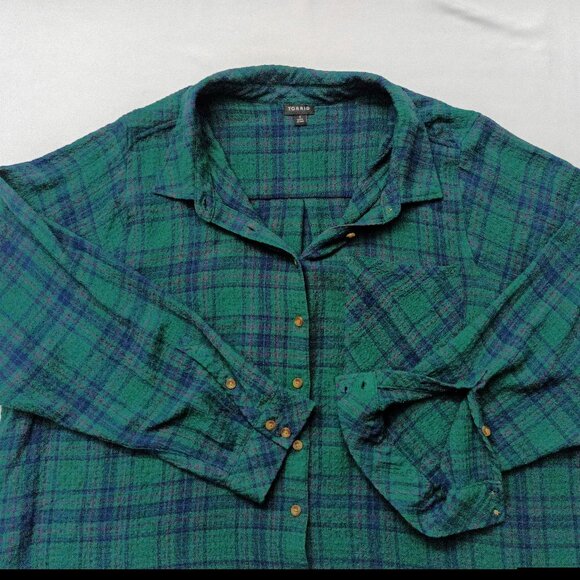 TORRID Women's Lizzie Crinkle Flannel Gauze Button-Up Top. Plus Size 4 - Picture 3 of 7